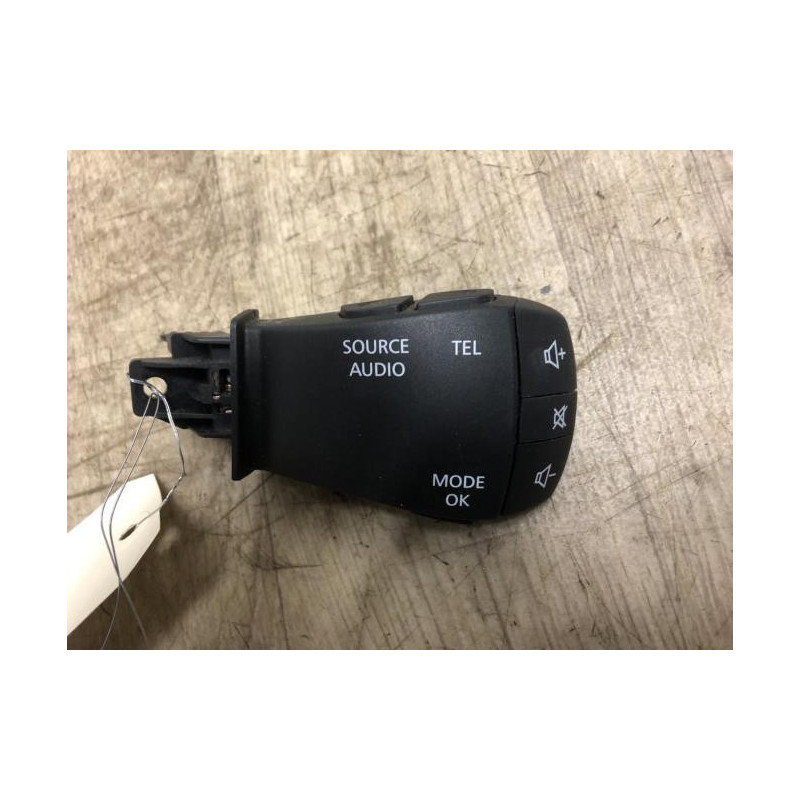 Commande autoradio RENAULT MEGANE 4 PHASE 1 d’occasion