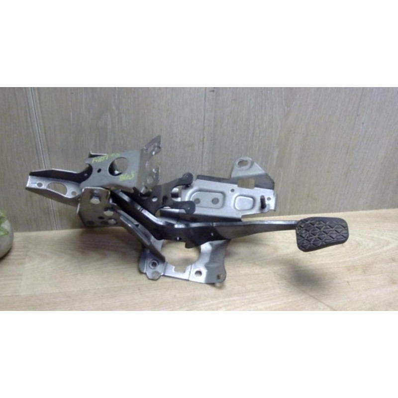Pedalier d'embrayage FORD FIESTA 6 PHASE 2 d’occasion