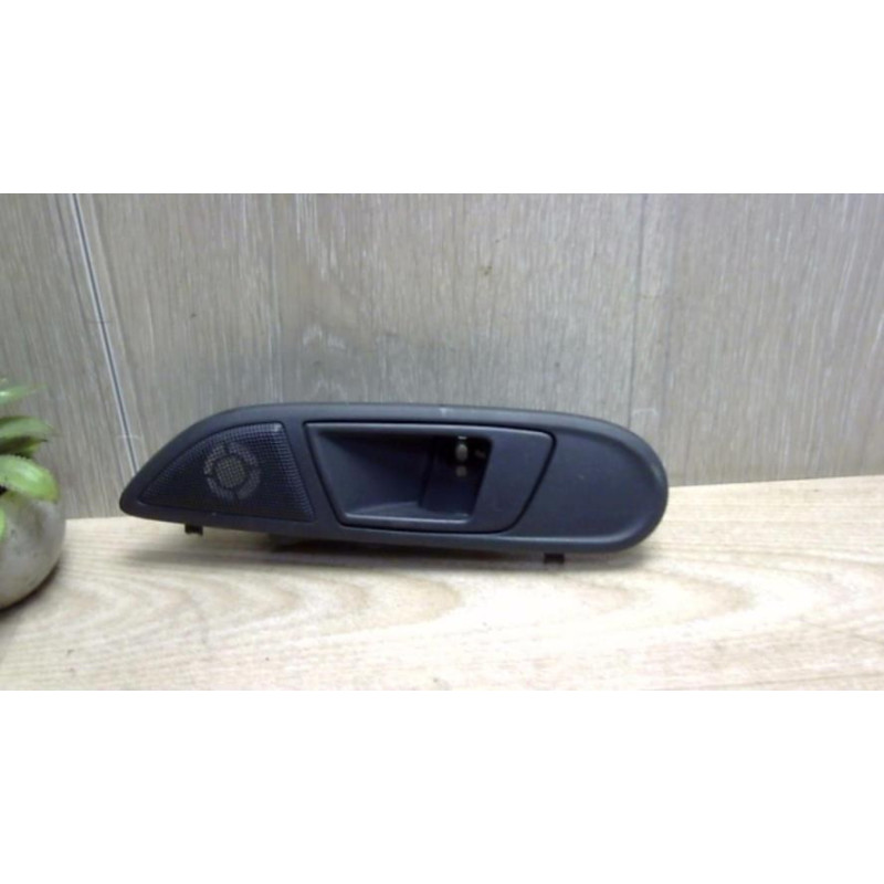 Poignee interieur avant gauche FORD FIESTA 6 PHASE 2 d’occasion