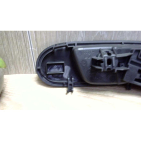 Poignee interieur avant gauche FORD FIESTA 6 PHASE 2 d’occasion