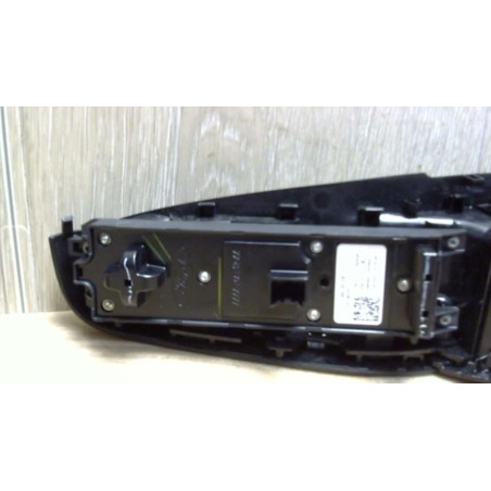Interrupteur de leve vitre avant gauche FORD FIESTA 6 PHASE 2 d’occasion