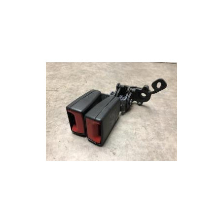 Attache ceinture arriere gauche VOLKSWAGEN GOLF 7 PHASE 1 d’occasion