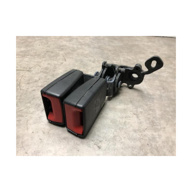 Attache ceinture arriere gauche VOLKSWAGEN GOLF 7 PHASE 1 d’occasion
