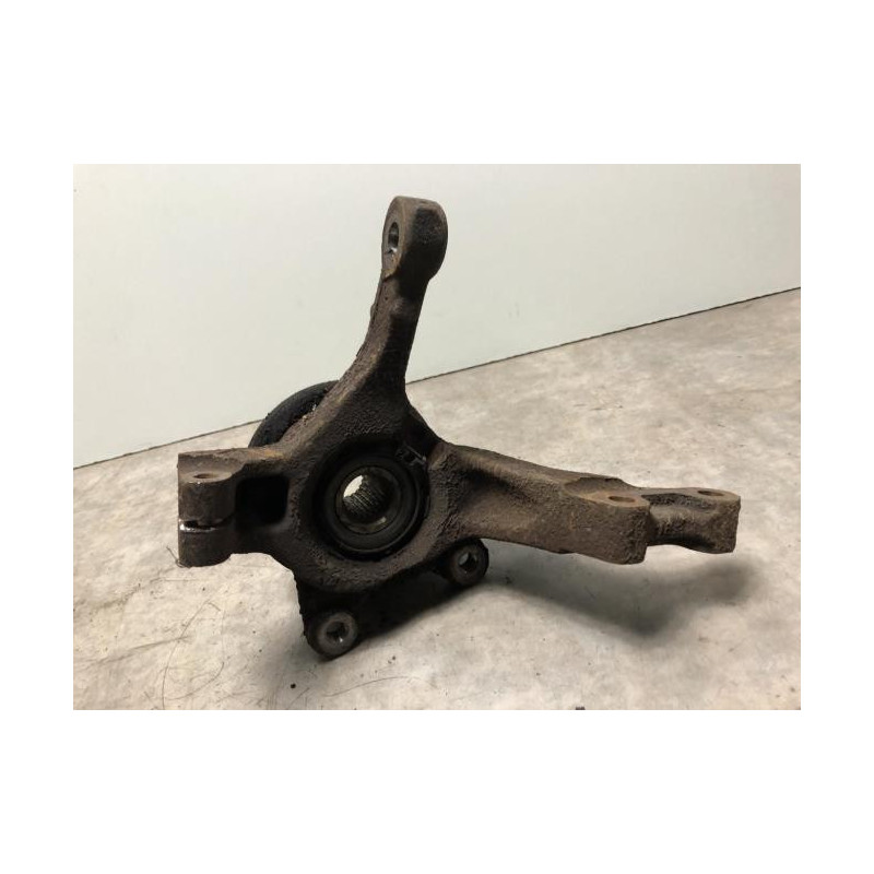 Fusee avant gauche Dacia SANDERO 1.4 MPI - 75 GPL d’occasion
