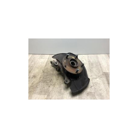 Fusee avant gauche TOYOTA RAV4 3 PHASE 2 d’occasion