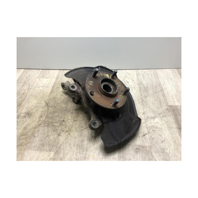 Fusee avant gauche TOYOTA RAV4 3 PHASE 2 d’occasion