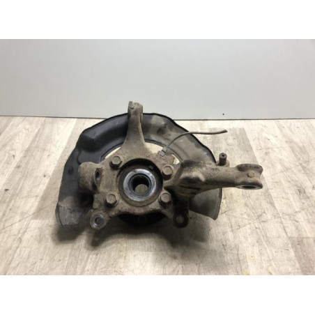 Fusee avant gauche TOYOTA RAV4 3 PHASE 2 d’occasion