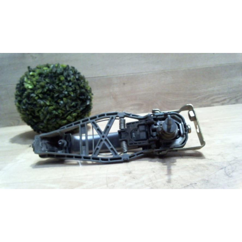 Poignee porte avant gauche VOLKSWAGEN TOURAN 1 PHASE 1 d’occasion