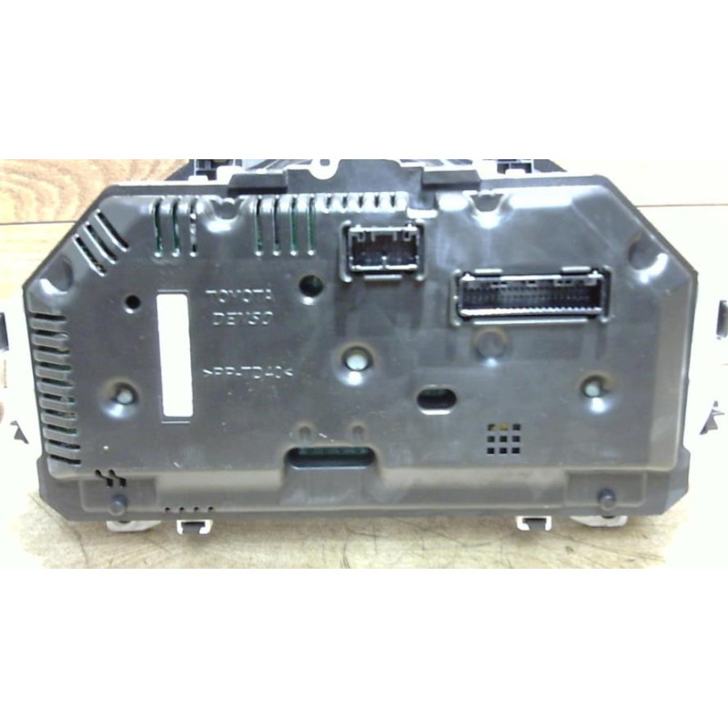 Compteur TOYOTA YARIS 3 PHASE 1 d’occasion