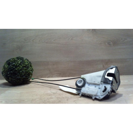 Serrure arriere droit TOYOTA YARIS 3 PHASE 1 d’occasion