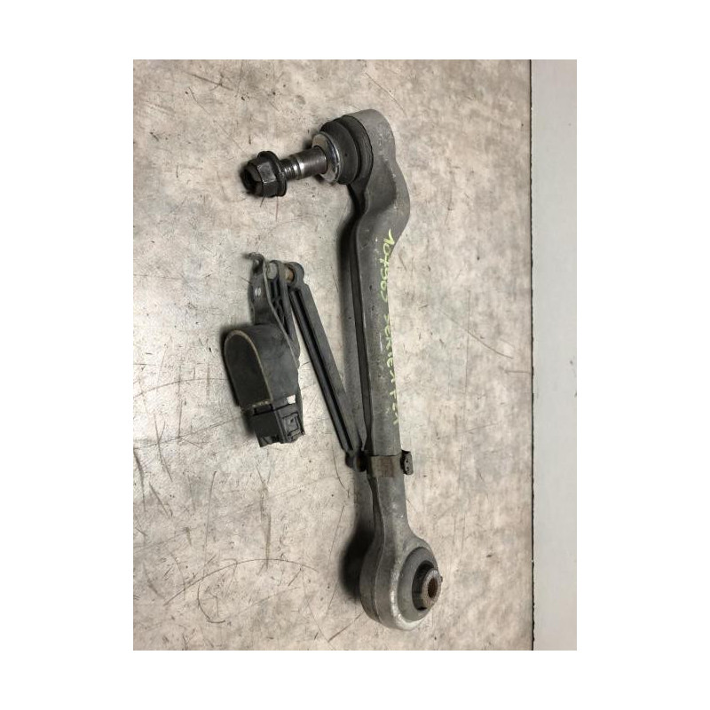 Bras de suspension superieur avant gauche BMW SERIE 1 F21 PHASE 1 d’occasion