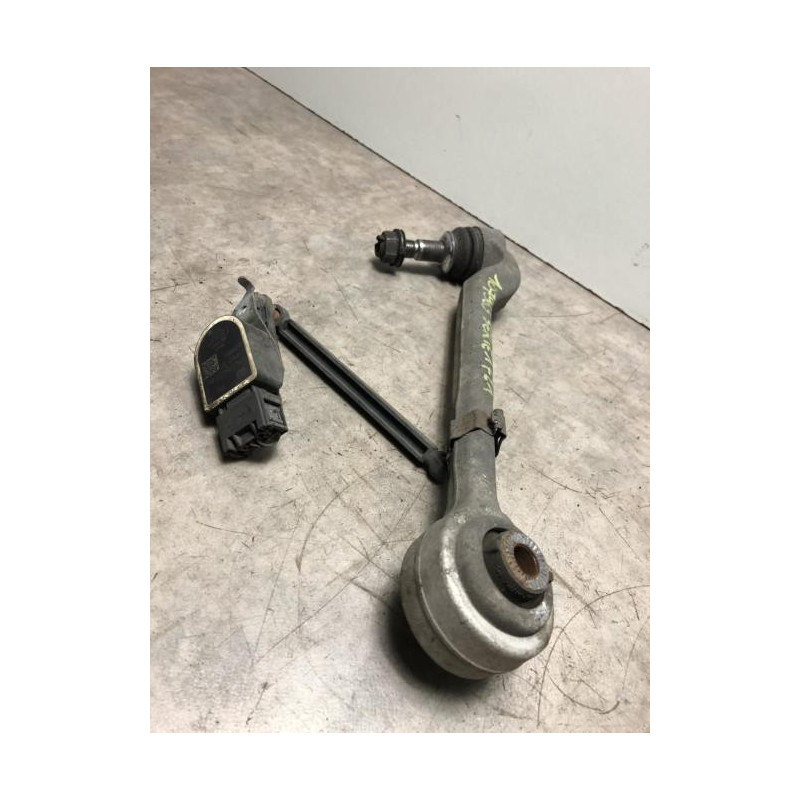 Bras de suspension superieur avant gauche BMW SERIE 1 F21 PHASE 1 d’occasion