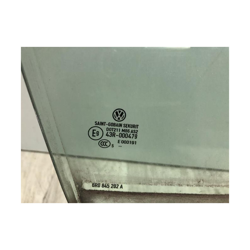 Vitre avant droit VOLKSWAGEN POLO 5 PHASE 2 d’occasion