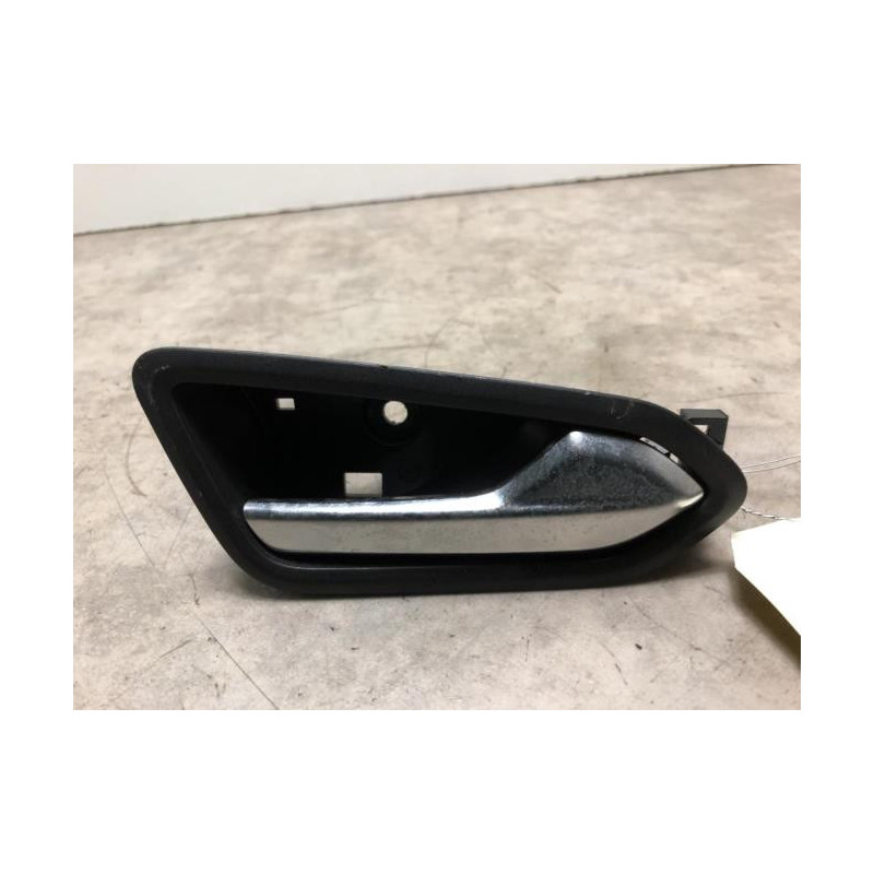 Poignee interieur avant droit RENAULT CLIO 5 d’occasion