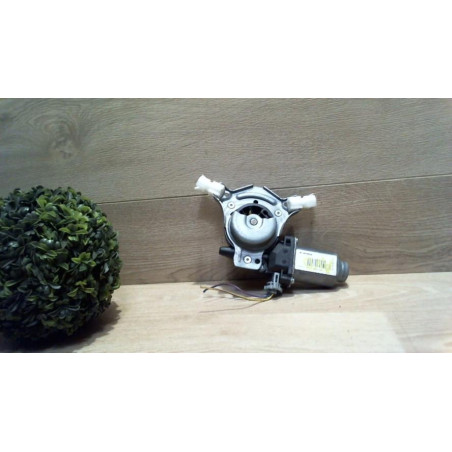 Moteur essuie glace avant droit NISSAN PRIMERA 4 d’occasion