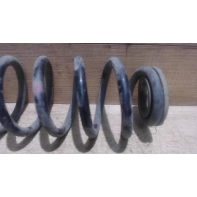 Ressort de suspension arriere droit SMART FORTWO 2 COUPE d’occasion