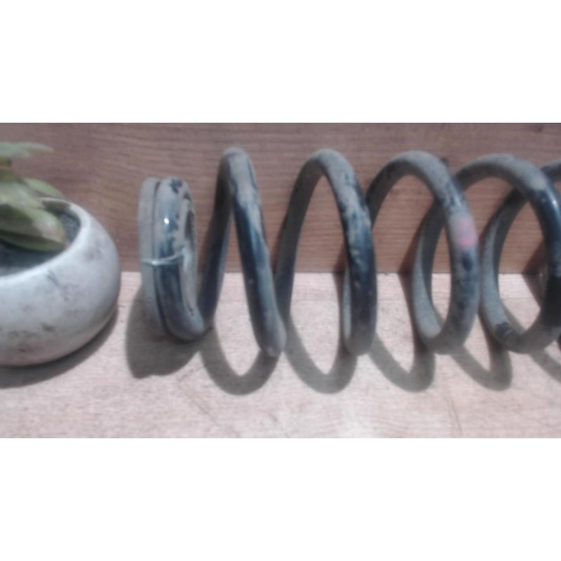 Ressort de suspension arriere droit SMART FORTWO 2 COUPE d’occasion