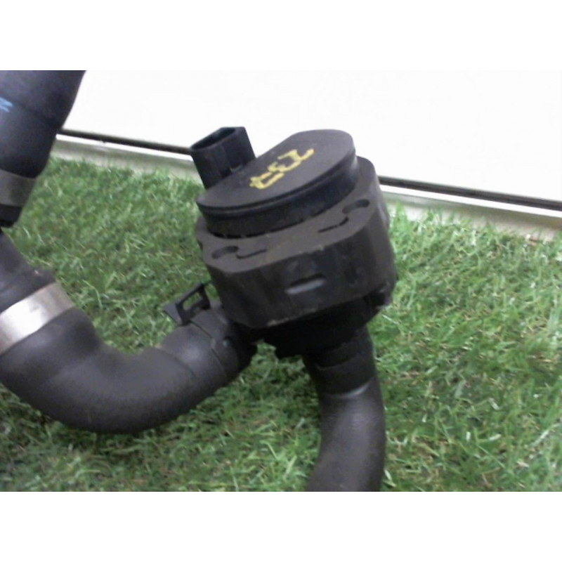 Pompe de circulation d'eau, chauffage auxiliaire MERCEDES CLASSE GLA (X156) d’occasion