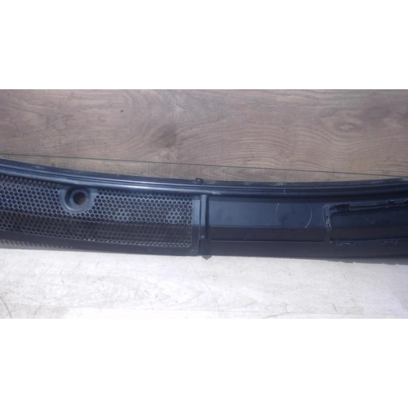 Baie de pare brise PEUGEOT 1007 d’occasion
