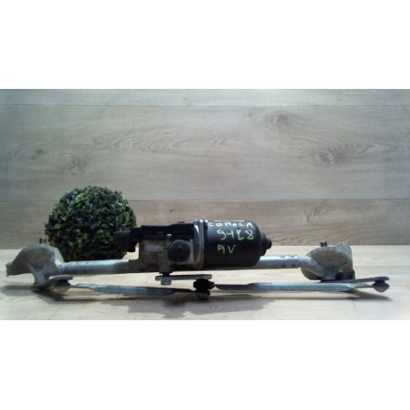 Moteur essuie glace avant TOYOTA COROLLA VERSO 2 PHASE 2 d’occasion