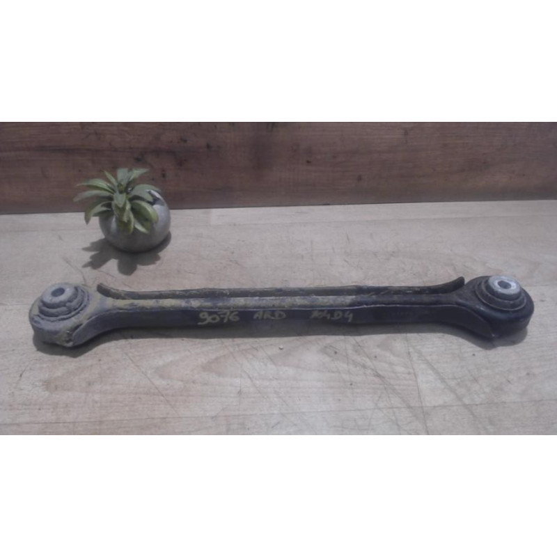 Bras de suspension superieur arriere droit BMW SERIE 1 E87 PHASE 1 d’occasion