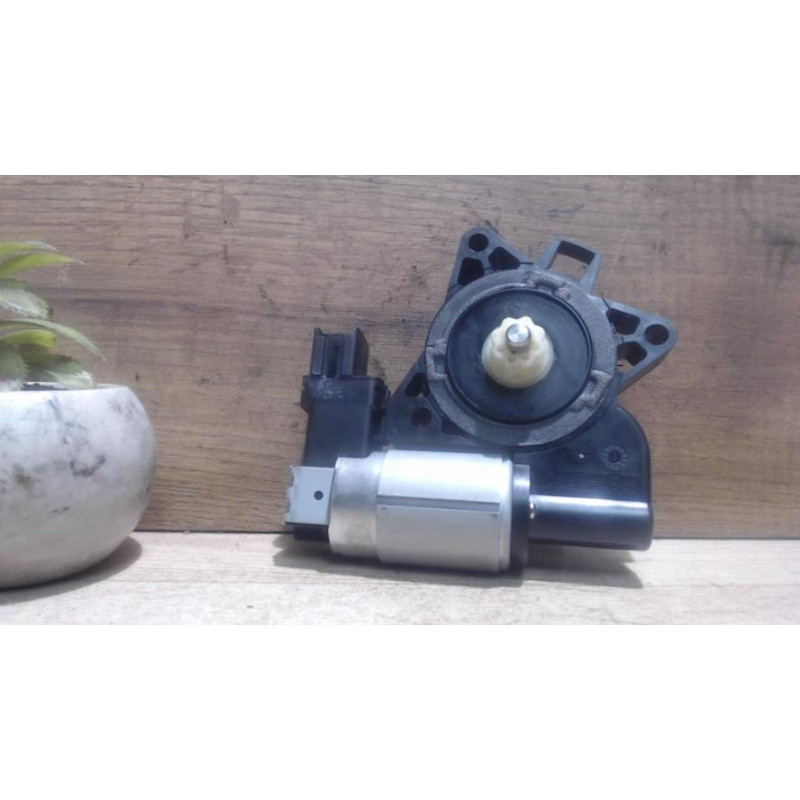 Moteur leve vitre arriere gauche MAZDA 6 1 PHASE 1 d’occasion