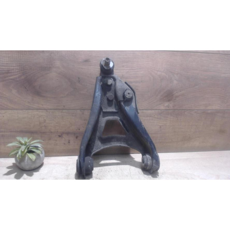 Triangle inferieur avant droit RENAULT KANGOO 1 PHASE 1 d’occasion