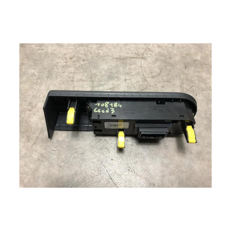Commande de reglage hauteur de phare KIA CEE-D 3 PHASE 1 d’occasion