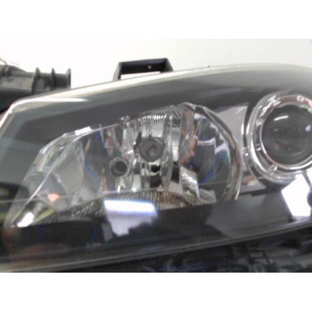 Optique avant principal gauche (feux)(phare) RENAULT LAGUNA 2 PHASE 2 d’occasion