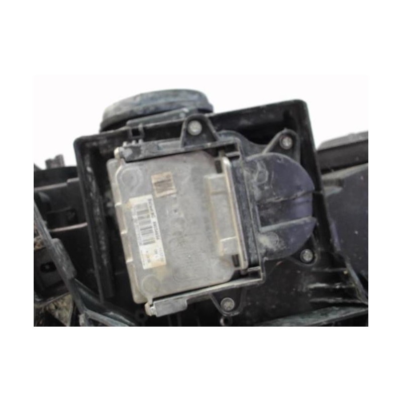Optique avant principal gauche (feux)(phare) RENAULT LAGUNA 2 PHASE 2 d’occasion