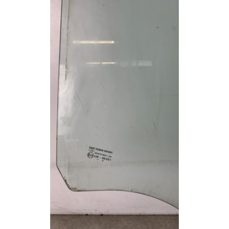Vitre arriere droit DACIA SANDERO 1 d’occasion