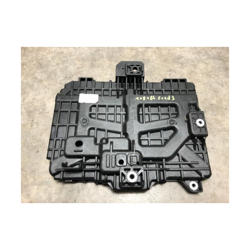 Coffre à batterie KIA CEE-D 3 PHASE 1 d’occasion