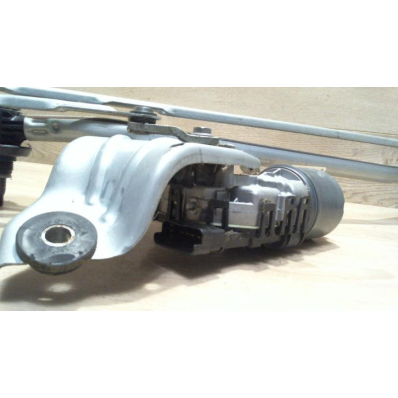 Moteur essuie glace avant DACIA SANDERO 1 d’occasion