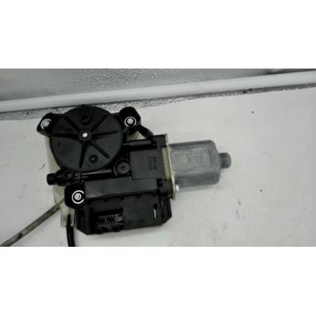Leve vitre electrique arriere droit VOLKSWAGEN POLO 5 PHASE 1 d’occasion