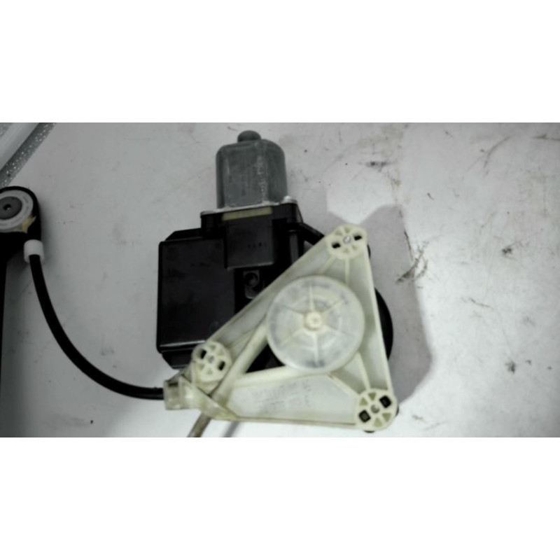 Leve vitre electrique arriere droit VOLKSWAGEN POLO 5 PHASE 1 d’occasion