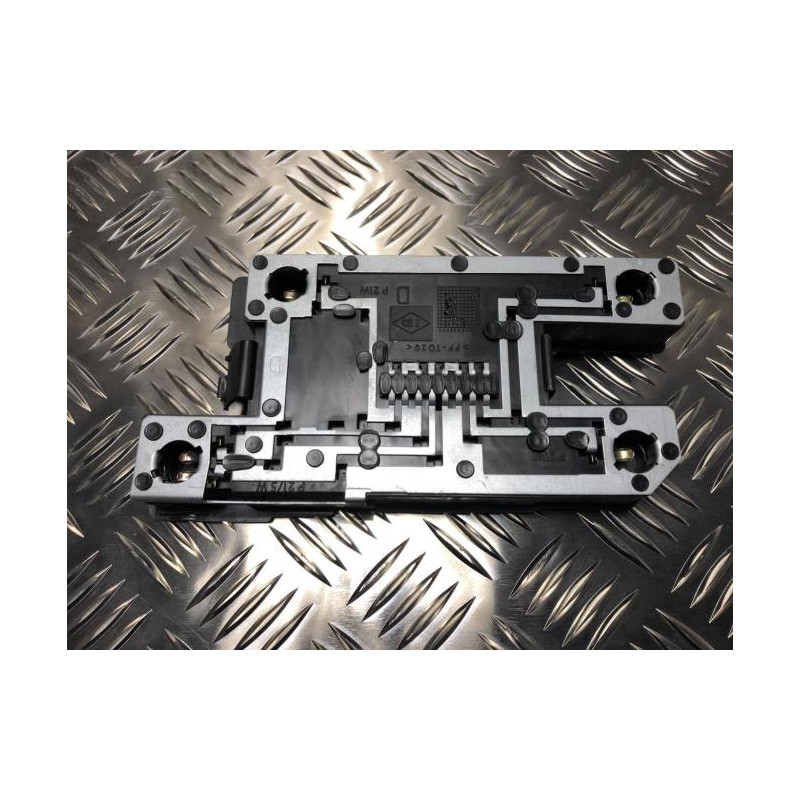Platine feu arriere droit RENAULT CLIO 1 PHASE 3 d’occasion
