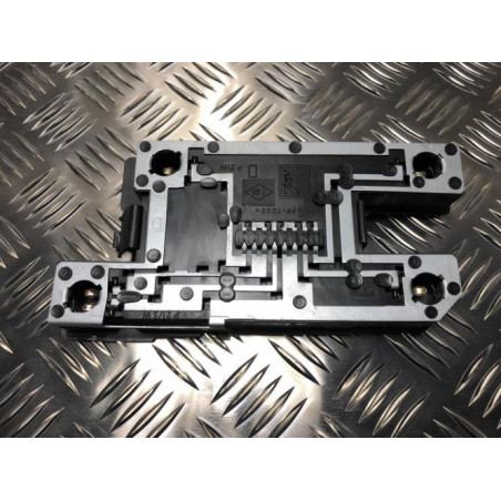 Platine feu arriere droit RENAULT CLIO 1 PHASE 3 d’occasion