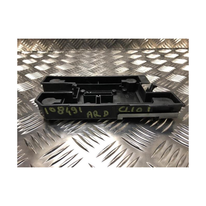 Platine feu arriere droit RENAULT CLIO 1 PHASE 3 d’occasion