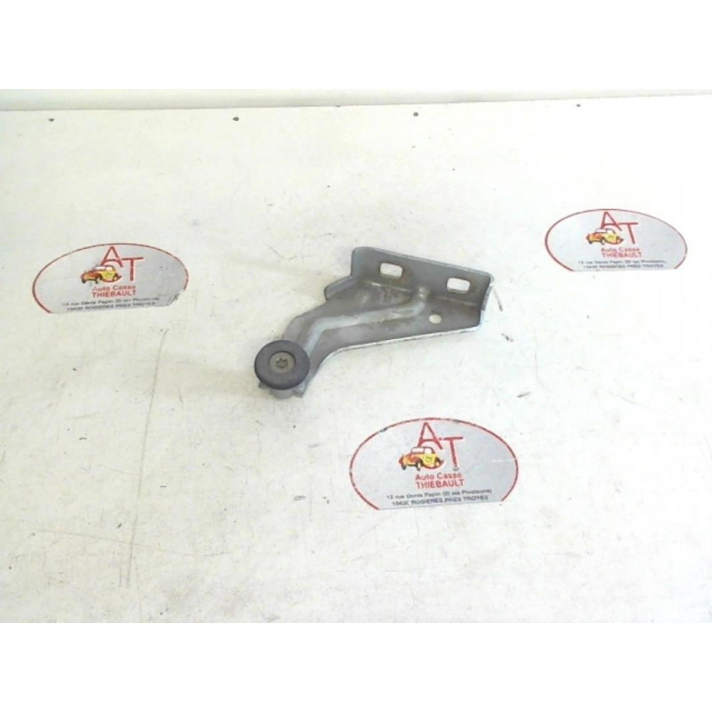 Charniere de porte arriere gauche RENAULT  d’occasion