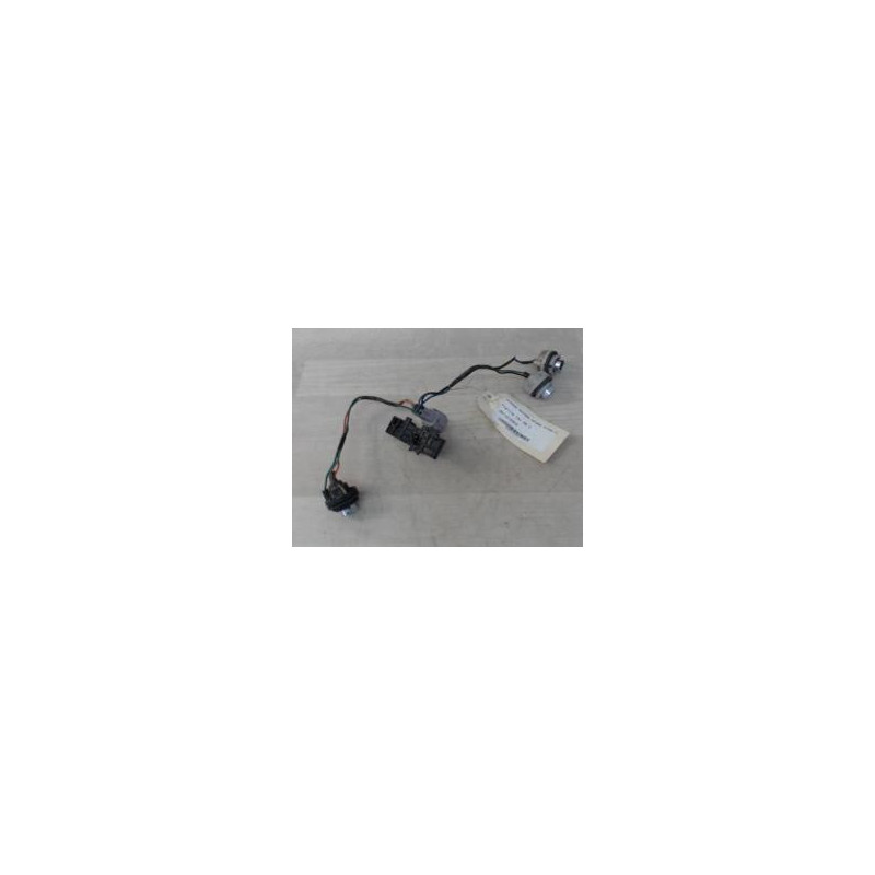 Platine feu arriere gauche NISSAN NAVARA NP300 d’occasion