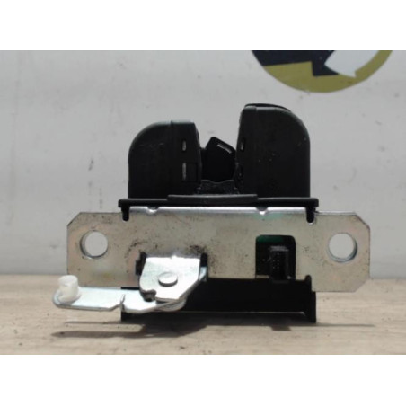 Serrure de coffre VOLKSWAGEN POLO 3 PHASE 2 d’occasion
