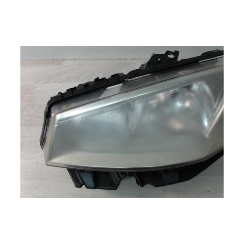 Optique avant principal gauche (feux)(phare) RENAULT MEGANE 2 PHASE 1 BREAK d’occasion