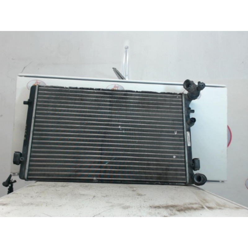 Radiateur eau VOLKSWAGEN BORA 4P (1J2) 1.6 d’occasion