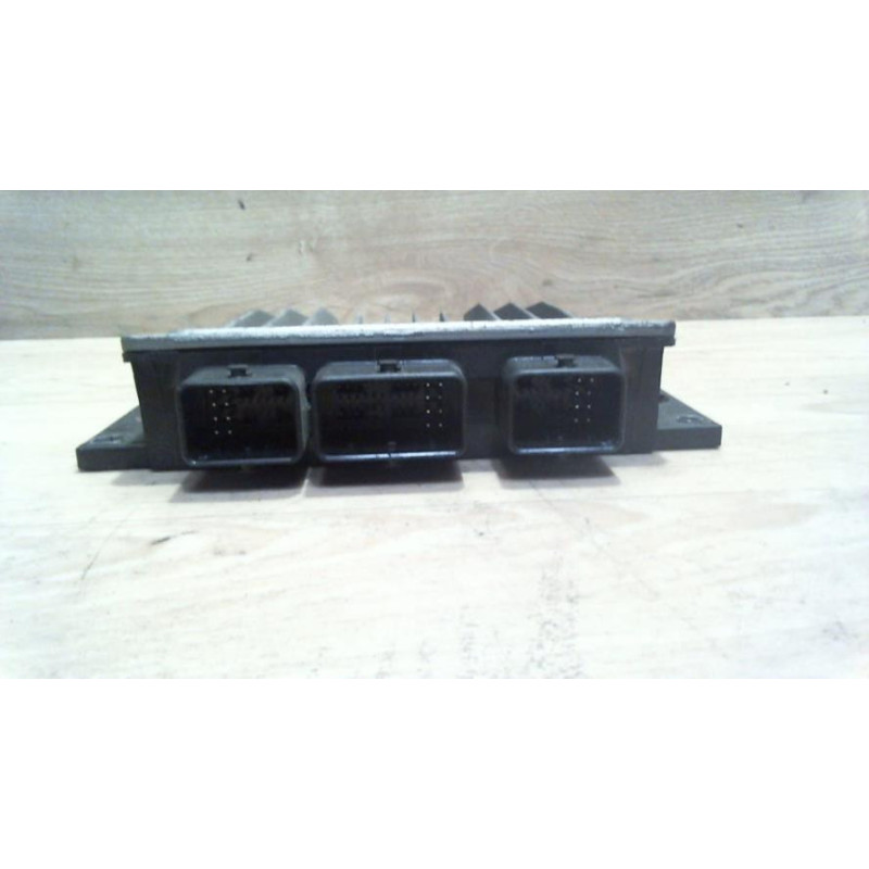 Calculateur moteur DACIA SANDERO 1 d’occasion