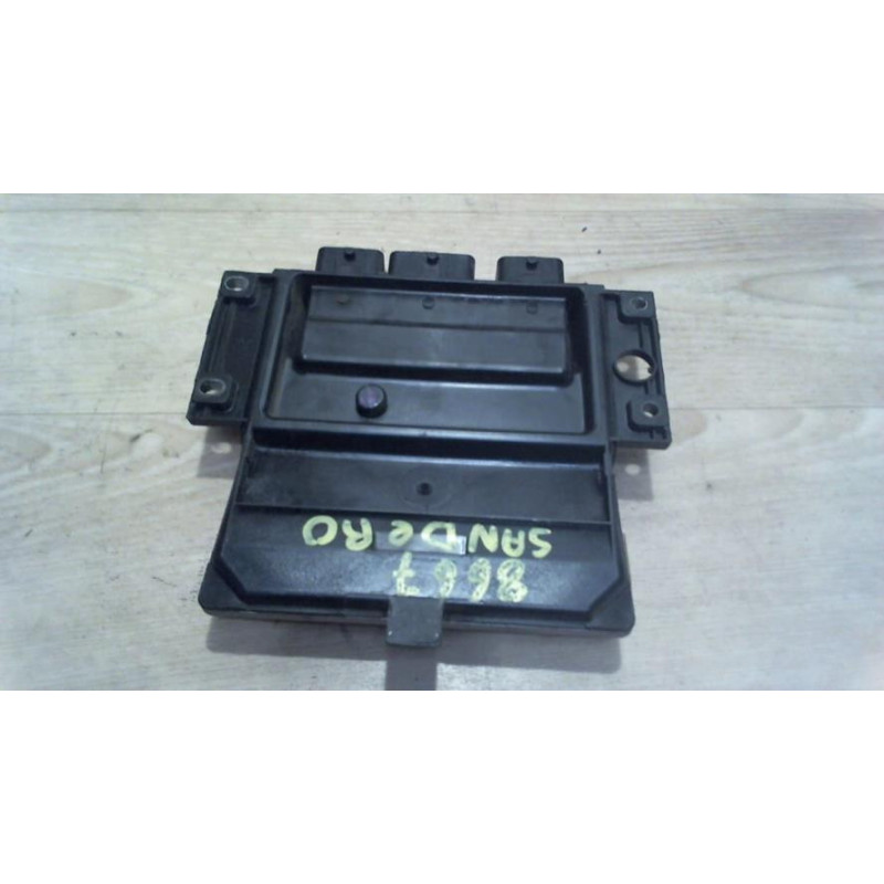 Calculateur moteur DACIA SANDERO 1 d’occasion