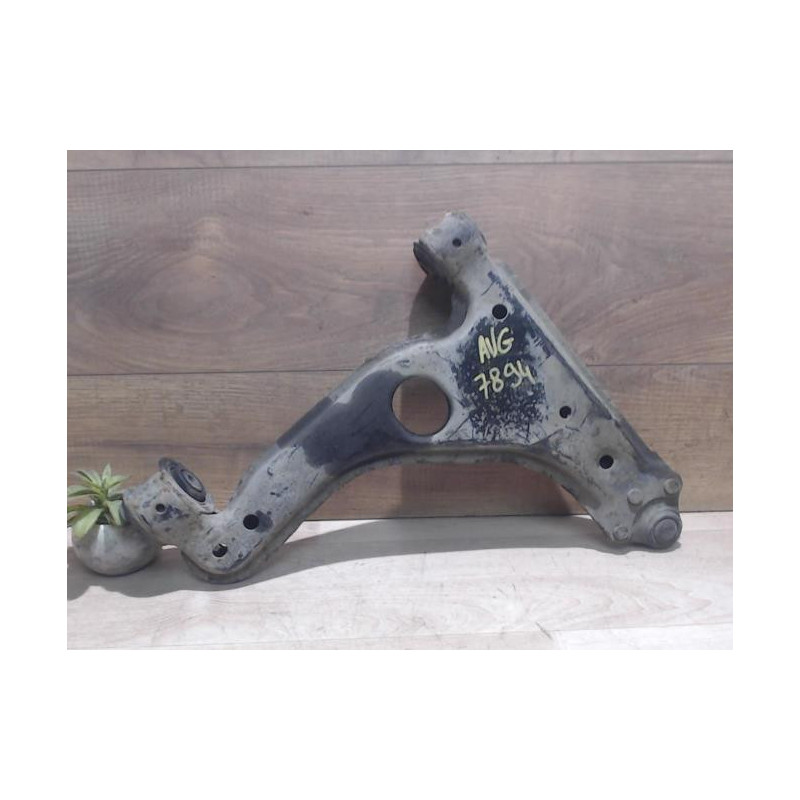 Triangle inferieur avant gauche OPEL VECTRA B PHASE 1 d’occasion