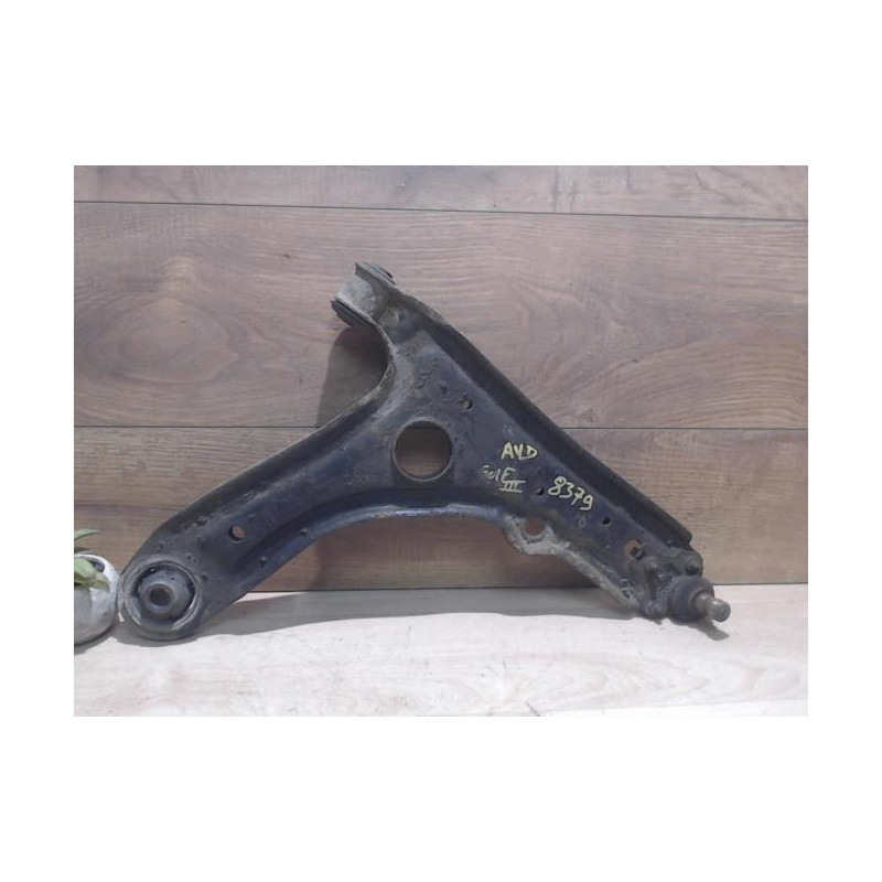 Triangle inferieur avant droit VOLKSWAGEN GOLF 3 d’occasion