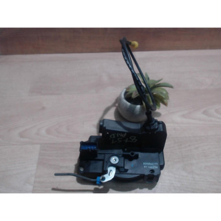 Serrure avant droit RENAULT TRAFIC 2 PHASE 2 d’occasion