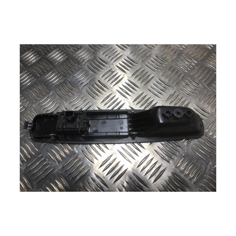 Interrupteur de leve vitre avant droit RENAULT SCENIC 3 PHASE 2 d’occasion