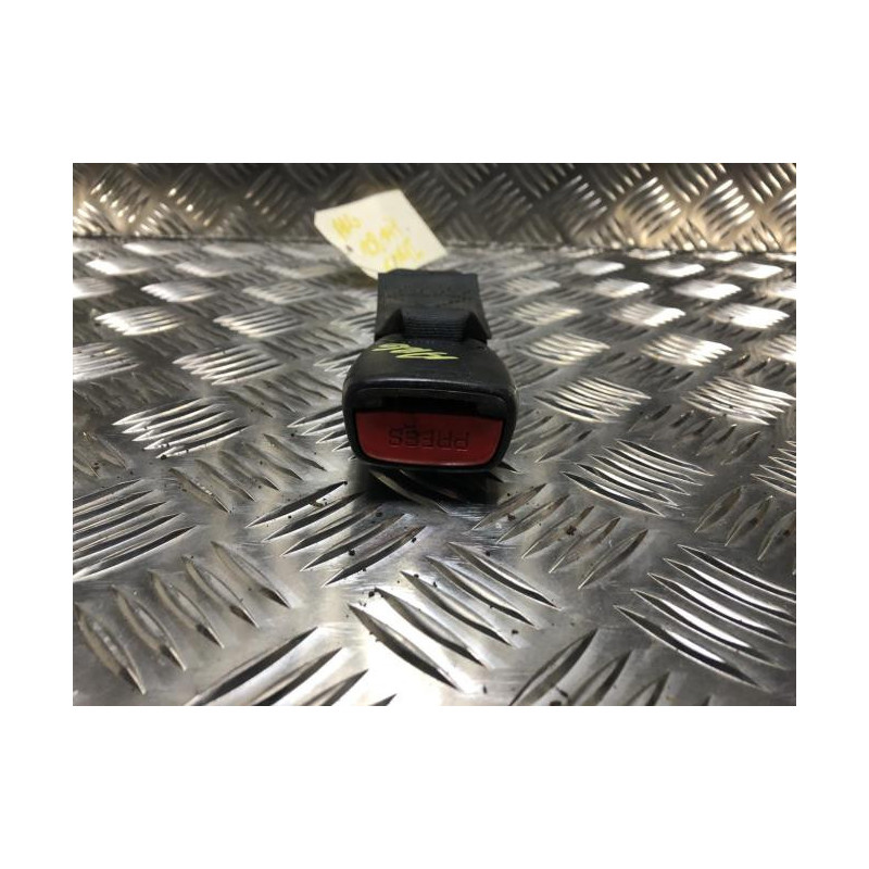 Attache ceinture arriere gauche SUZUKI JIMNY 1 PHASE 2 d’occasion